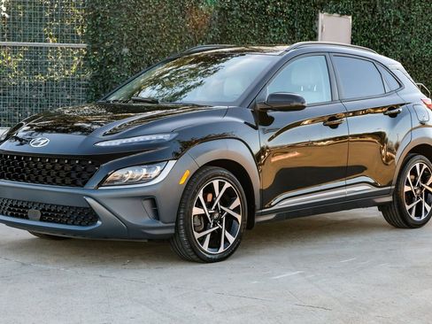 Used 2022 Hyundai Kona Limited image 7