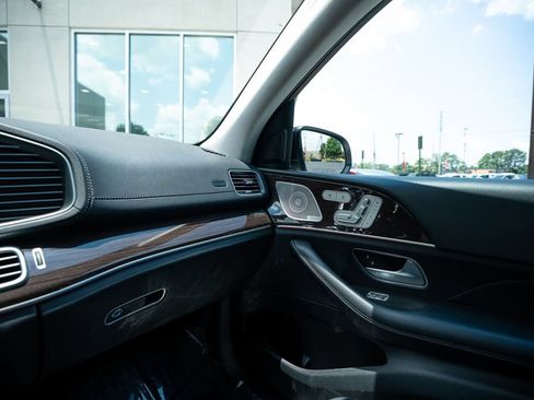 Used 2024 Mercedes-Benz GLS 450 4MATIC image 41