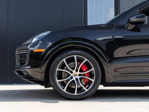 Certified 2023 Porsche Cayenne GTS AWD/4WD image 13