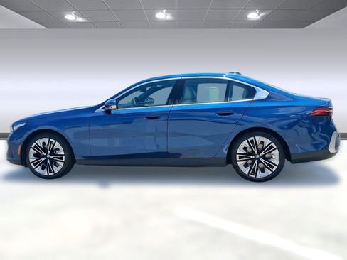 Used 2026 BMW 530i w/ Premium Package image 2