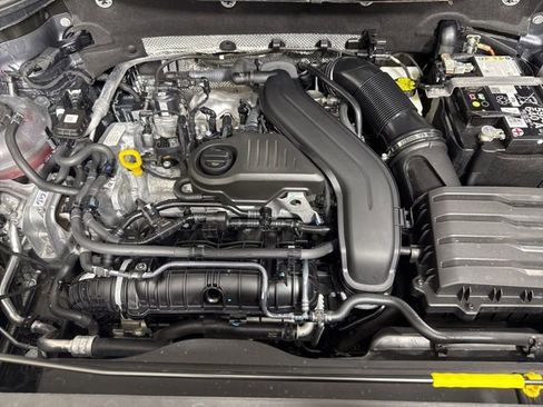 Certified 2024 Volkswagen Taos SE AWD/4WD image 9