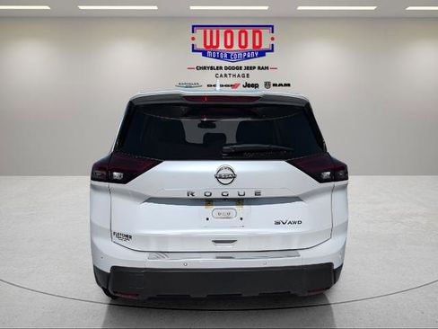 Used 2024 Nissan Rogue SV AWD/4WD image 4