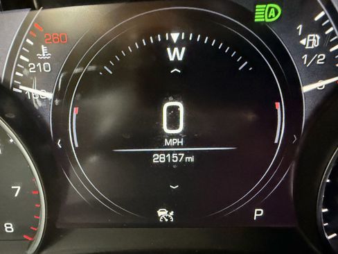 Used 2018 Cadillac XT5 Platinum w/ Driver Assist Package image 18