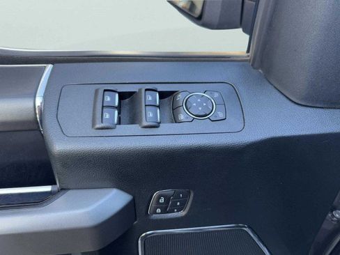 Used 2019 Ford F150 Platinum w/ Equipment Group 701A Luxury image 23