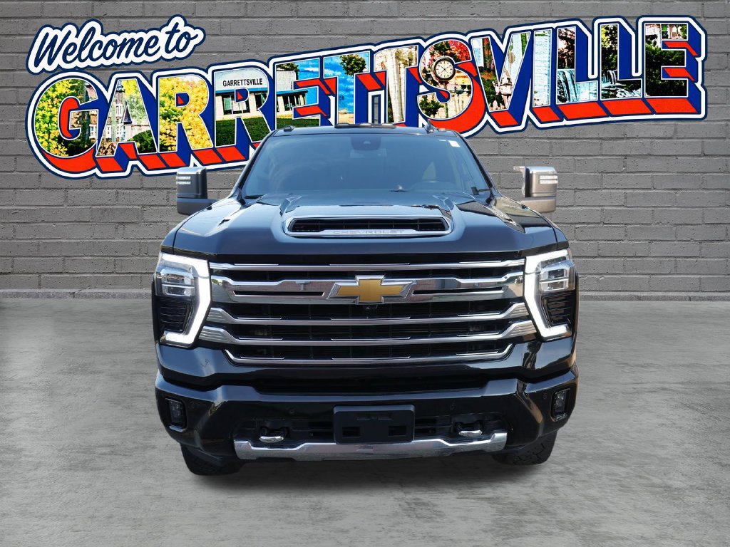Used 2024 Chevrolet Silverado 2500 High Country AWD/4WD image 3