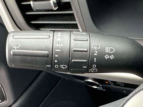Used 2024 Ford Expedition XLT AWD/4WD image 22