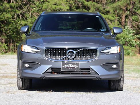 Used 2019 Volvo V60 T5 Cross Country AWD/4WD image 42