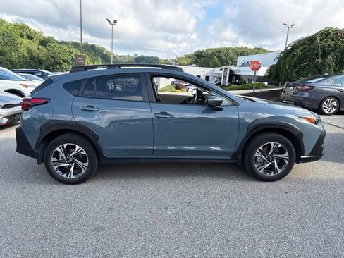 Used 2024 Subaru Crosstrek 2.0i Premium w/ Crosstrek Mirror Package AWD/4WD image 6