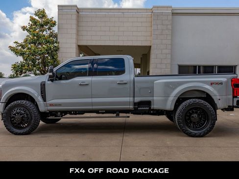 Used 2025 Ford F450 Platinum w/ FX4 Off-Road Package AWD/4WD image 6