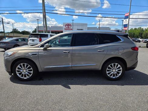 Used 2018 Buick Enclave Premium w/ Experience Buick Package AWD/4WD image 11