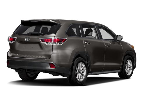 Used 2016 Toyota Highlander Plus AWD/4WD image 3