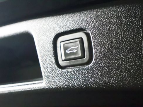 Used 2024 Chevrolet Blazer EV LT AWD/4WD image 19
