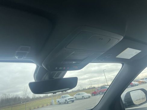 Used 2025 Chevrolet Equinox LT w/ Convenience Package II image 29