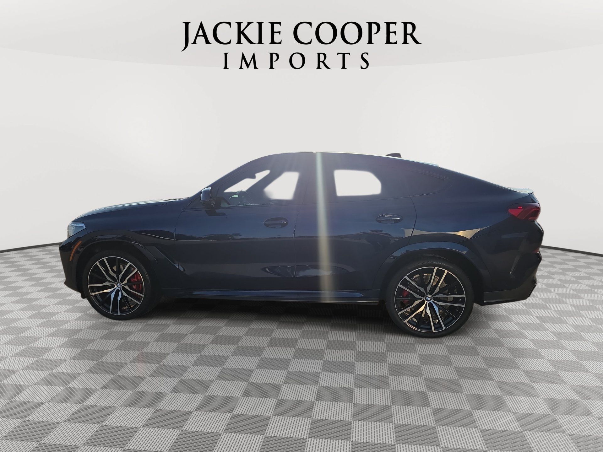 Used 2022 BMW X6 M50i w/ Executive Package AWD/4WD image 8