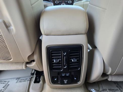 Used 2021 Jeep Grand Cherokee Overland RWD image 18