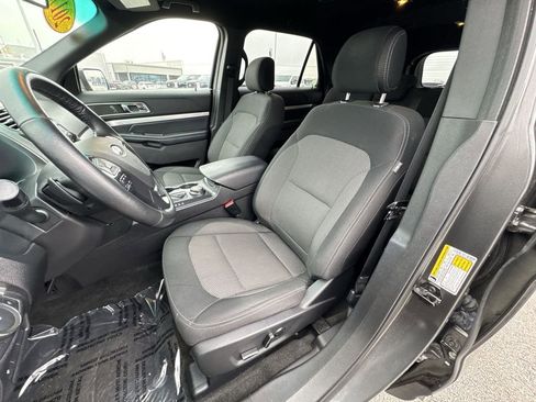 Used 2017 Ford Explorer XLT w/ Equipment Group 201A image 13