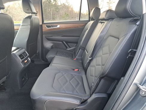 Certified 2024 Volkswagen Atlas SE image 14