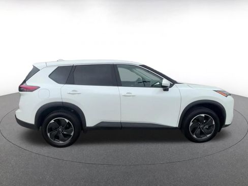 Used 2025 Nissan Rogue SV image 16