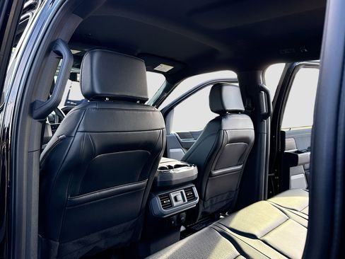 Used 2024 Ford F150 Lariat w/ FX4 Off-Road Package image 6