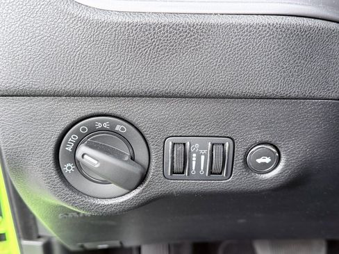 Used 2023 Dodge Charger SXT image 11