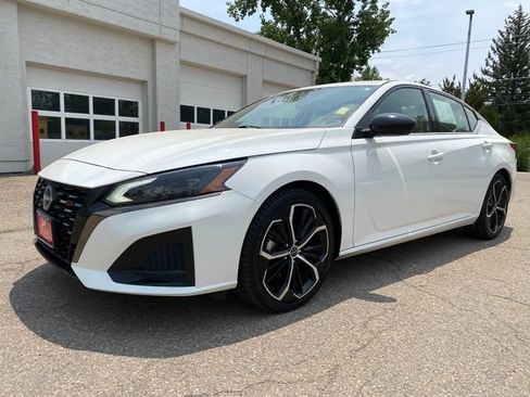 Used 2024 Nissan Altima 2.5 SR FWD image 1