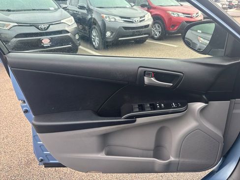 Used 2012 Toyota Camry LE image 31