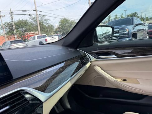 Used 2019 BMW 530i w/ Convenience Package RWD image 23
