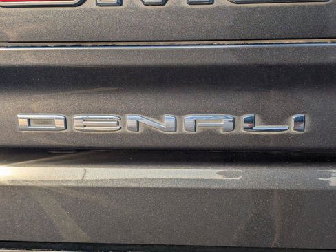 Used 2021 GMC Sierra 1500 Denali w/ Technology Package AWD/4WD image 6