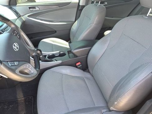 Used 2011 Hyundai Sonata SE FWD image 5