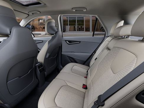 New 2025 Kia Niro EX Touring image 18