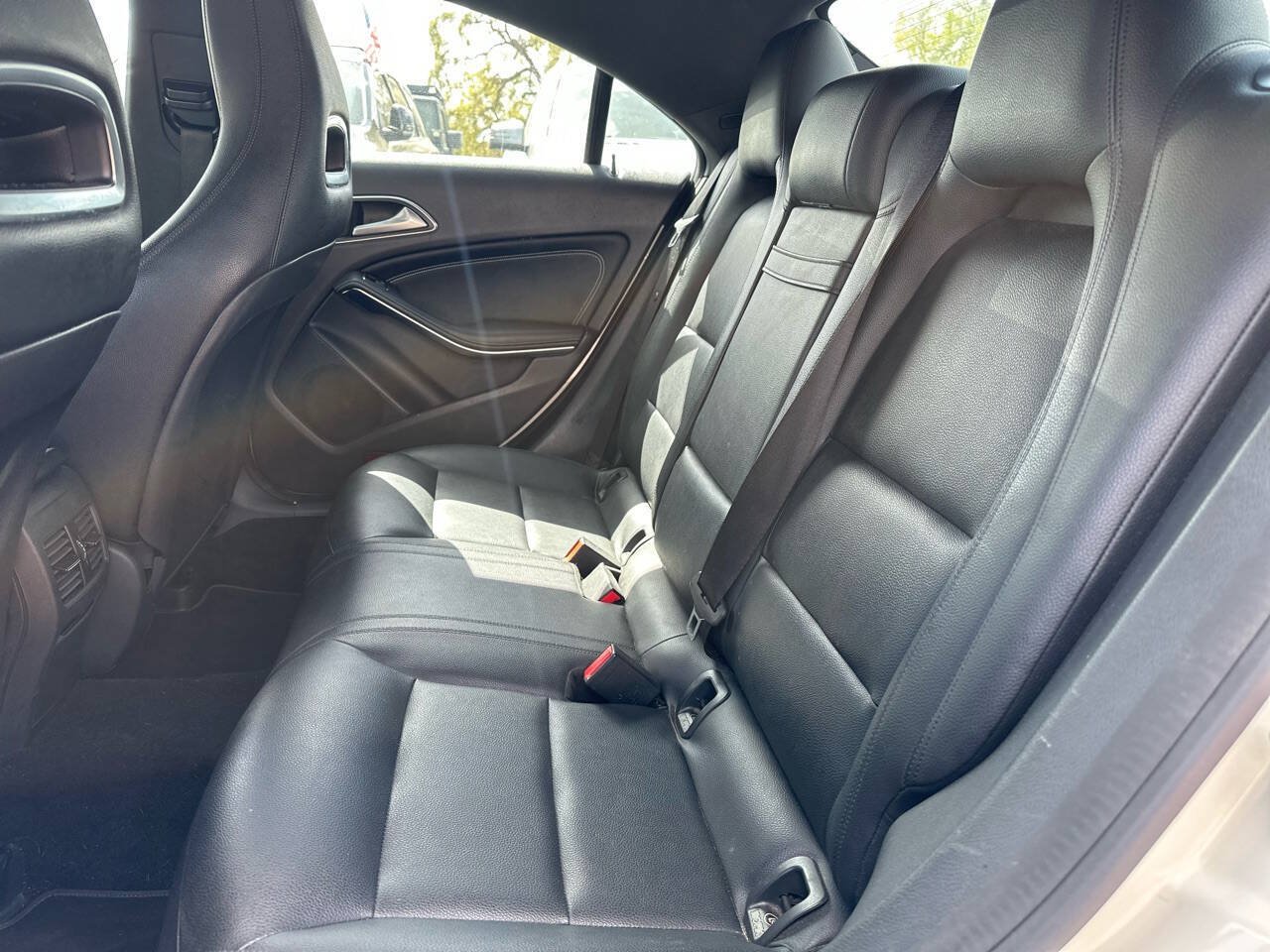Used 2015 Mercedes-Benz CLA 250 image 20