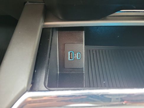 Used 2020 Ford Expedition XLT w/ FX4 Off-Road Package image 33