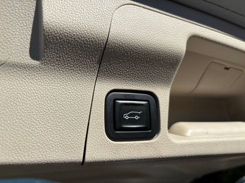 Used 2021 GMC Acadia Denali w/ Denali Ultimate Package image 21