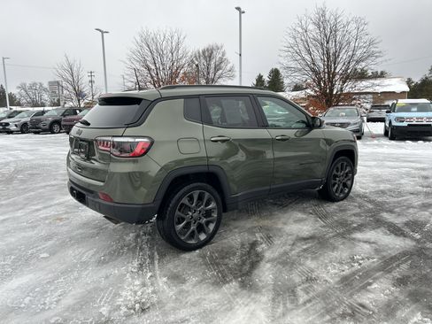 Used 2021 Jeep Compass Latitude w/ Driver Assistance Group image 3
