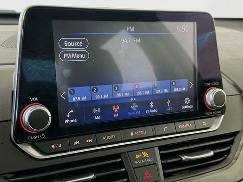 Used 2024 Nissan Altima 2.5 SV image 15