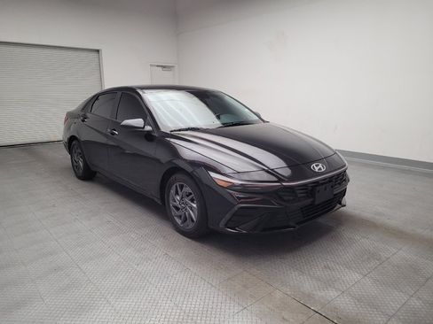 Used 2024 Hyundai Elantra SEL FWD image 13