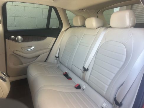 Used 2021 Mercedes-Benz GLC 300 image 10