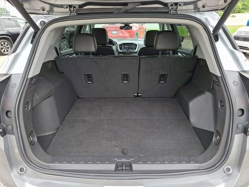 Used 2024 GMC Terrain SLT AWD/4WD image 30