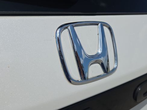 Used 2023 Honda Pilot Elite image 40