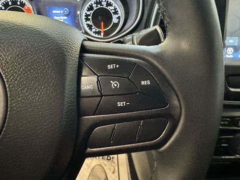 Used 2020 Jeep Cherokee Trailhawk w/ Comfort/Convenience Group AWD/4WD image 14
