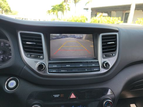 Used 2018 Hyundai Tucson Limited w/ Cargo Package FWD image 26