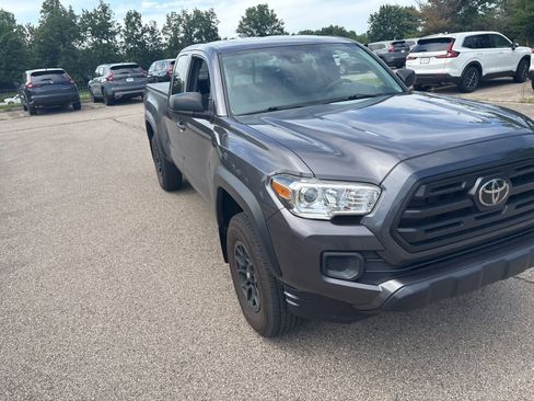 Used 2019 Toyota Tacoma SR w/ SX Package RWD image 18