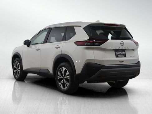Used 2023 Nissan Rogue SV w/ SV Premium B Package image 3