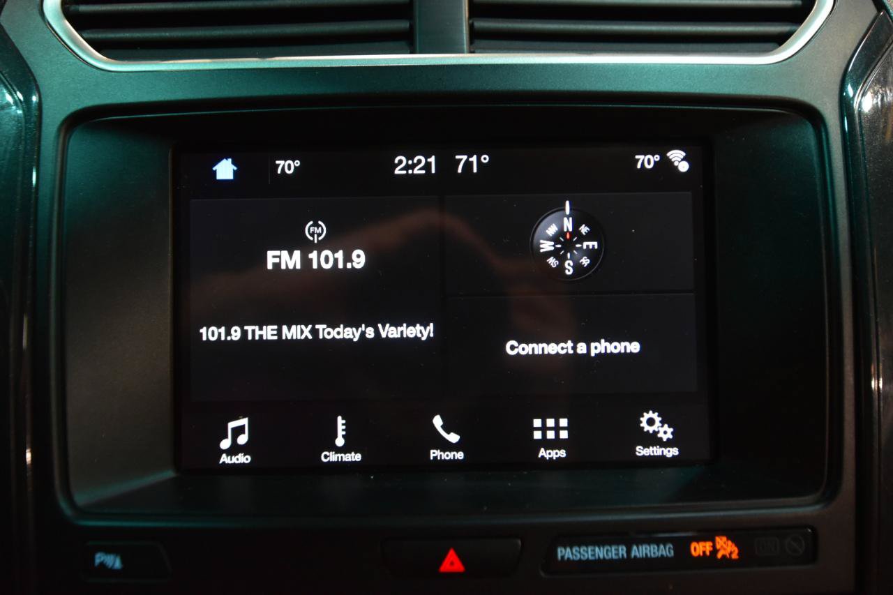 Used 2017 Ford Explorer XLT w/ Equipment Group 202A AWD/4WD image 20