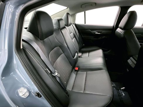 New 2026 Nissan Sentra SR w/ SR Premium Package FWD image 33