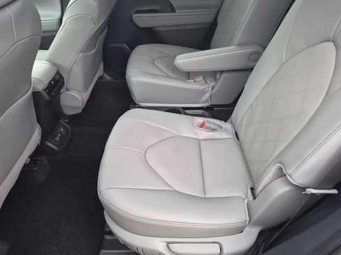 Certified 2026 Toyota Highlander Platinum AWD/4WD image 28