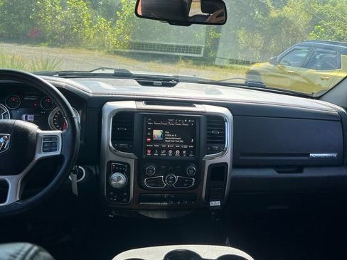 Used 2017 RAM 1500 Laramie AWD/4WD image 8