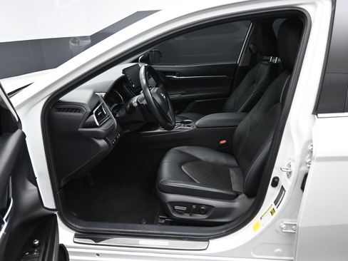 Certified 2022 Toyota Camry XSE image 9