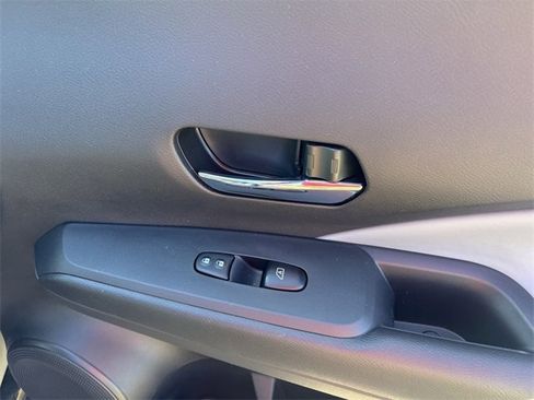 Used 2023 Nissan Kicks SR w/ SR Premium Package image 29