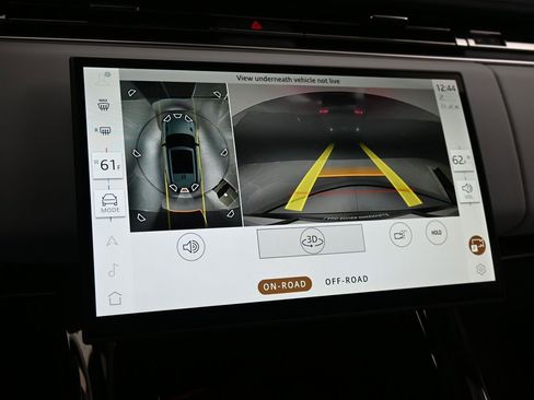 Used 2025 Land Rover Range Rover Sport Dynamic SE image 15